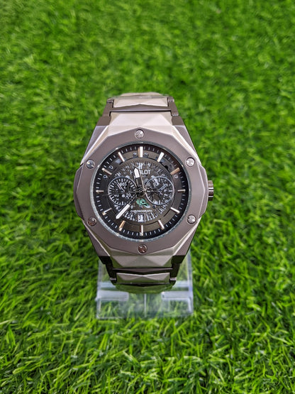 Hublot Diamond Cut Date Adjustment Watch